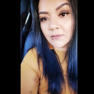 Meet your Posher, Ana